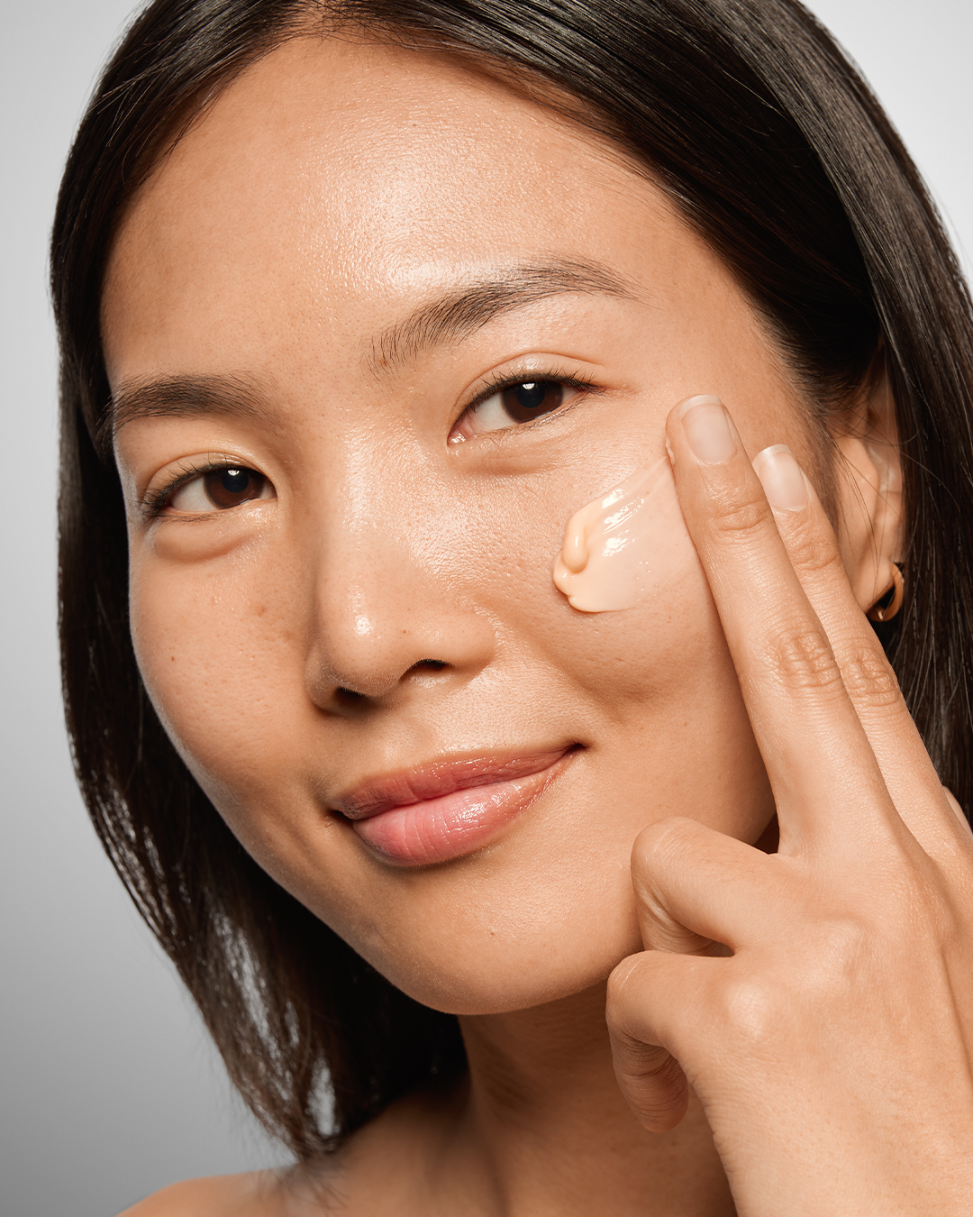 4x5_multivitamin_power_recovery_cream_Model 3